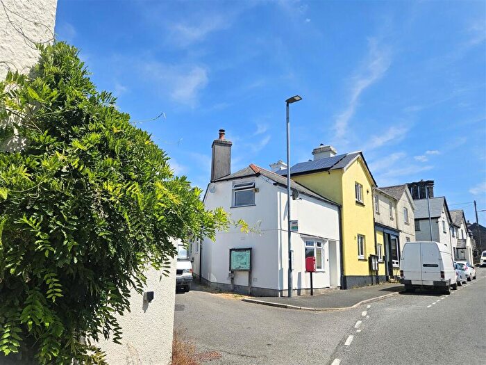 1 Bedroom Cottage For Sale In Fore Street, Tavistock, PL19