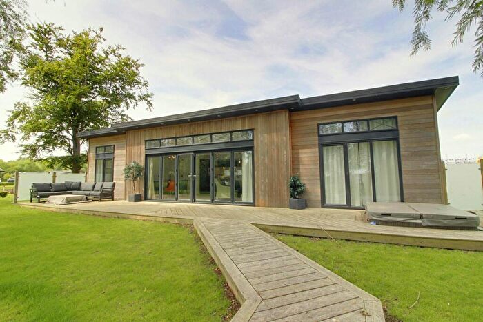 2 Bedroom Lodge For Sale In Lodge Langtoft Lakes, PE6