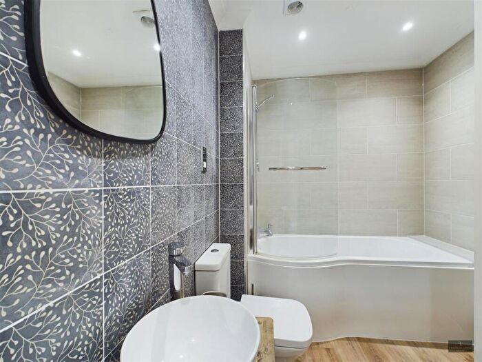 2 Bedroom Flat To Rent In Barnfield Road, Exeter, EX1