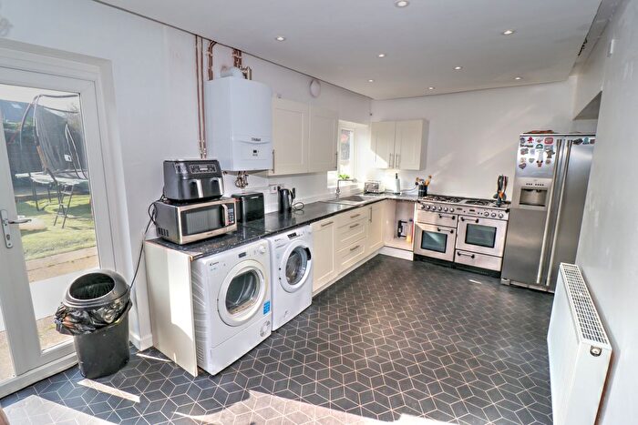 3 Bedroom Terraced House For Sale In Hallcroft, Manchester, M31