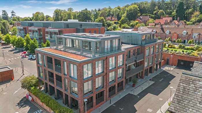 2 Bedroom Flat For Sale In Laureate Gardens, Henley-On-Thames, RG9