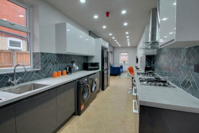 7 Bedroom Terraced House To Rent In Evesham Road, Leicester, LE3