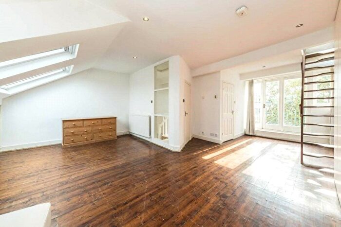 2 Bedroom Maisonette To Rent In North Villas, Camden Town, London, NW1