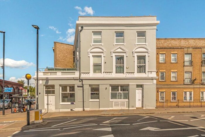 2 Bedroom Flat For Sale In Caledonian Road, Islington, N7