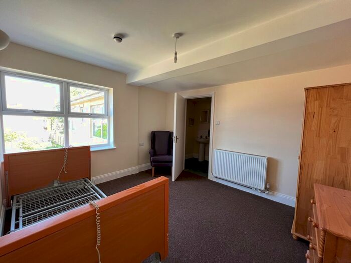 1 Bedroom Flat To Rent In Berrow Road, Burnham-On-Sea, TA8