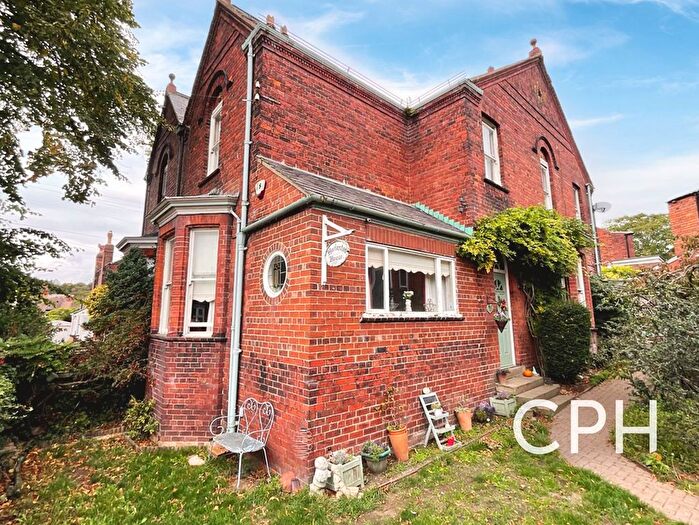 4 Bedroom Semi-detached House For Sale In Alexandra Park, Scarborough, YO12