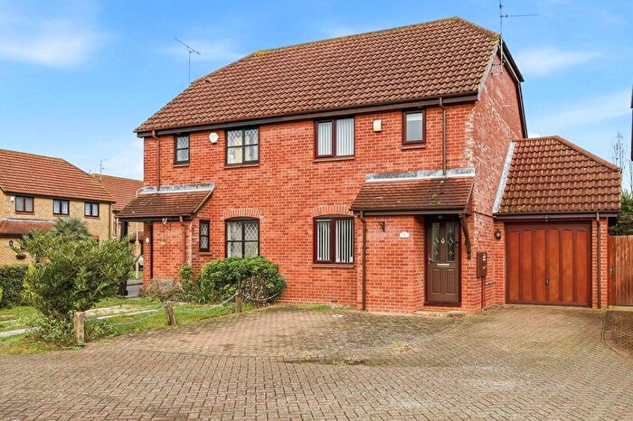3 Bedroom Semi Detached House For Sale In Shillingstone, Shoeburyness, Southend-On-Sea, Essex, SS3