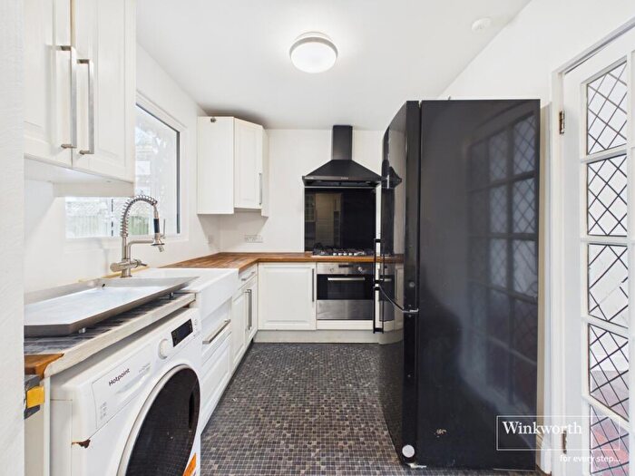 3 Bedroom Semi Detached House To Rent In Elthorne Road, Kingsbury, NW9