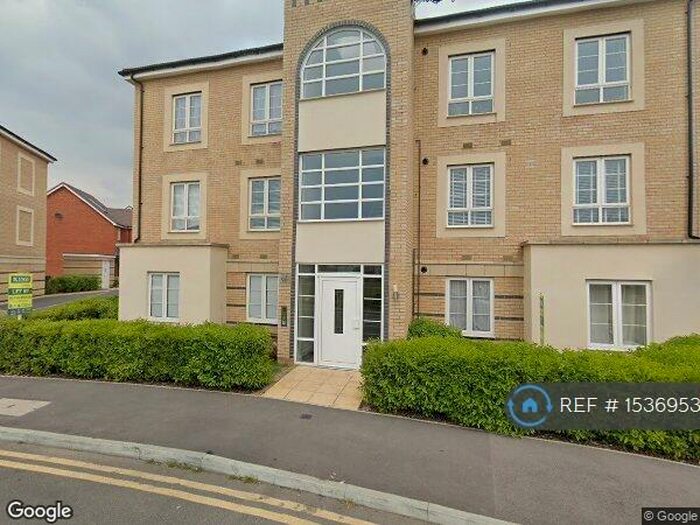 2 Bedroom Flat To Rent In Fisher Place, Slough, SL3