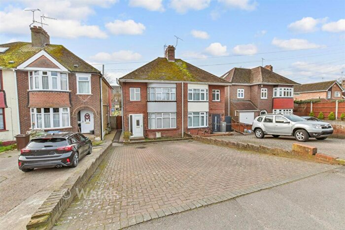 3 Bedroom Semi-Detached House For Sale In London Road, Sittingbourne, Kent, ME10