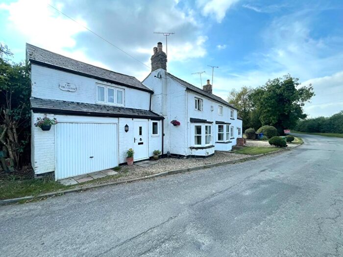 4 Bedroom Semi-Detached House For Sale In The Green, Banbury Road, Lower Boddington, NN11