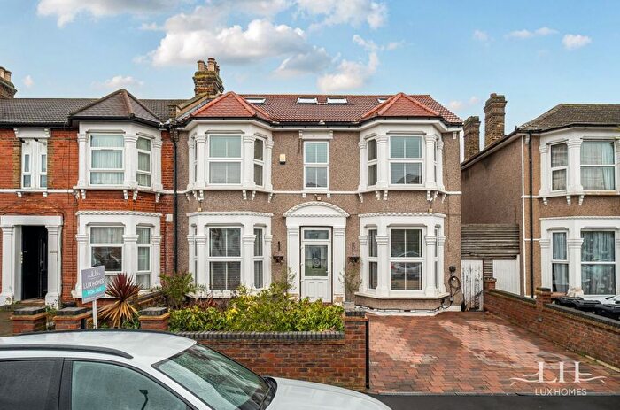 6 Bedroom End Terrace House For Sale In Norfolk Road, Ilford, IG3