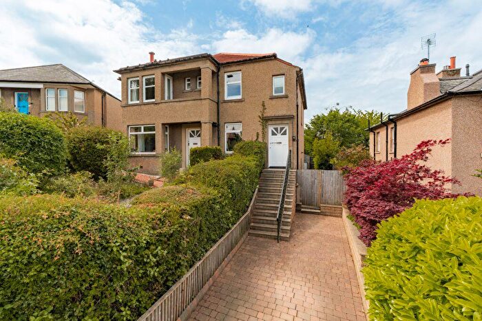 2 Bedroom Flat For Sale In Hailes Grove, Edinburgh, EH13