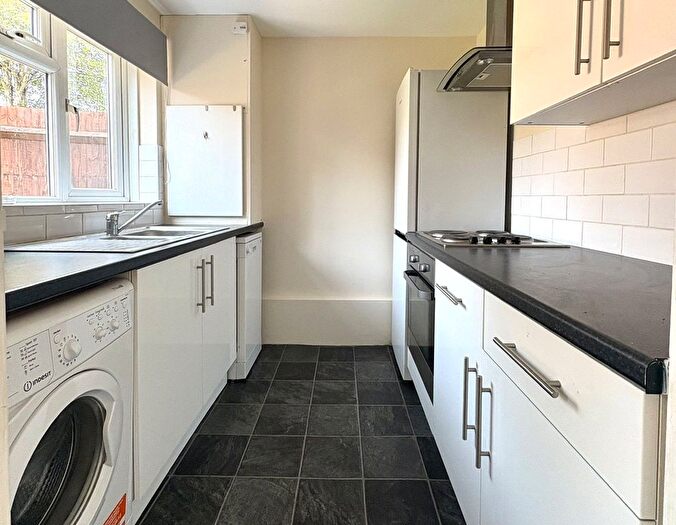 1 Bedroom Flat To Rent In School Row, Hemel Hempstead, Hertfordshire, HP1