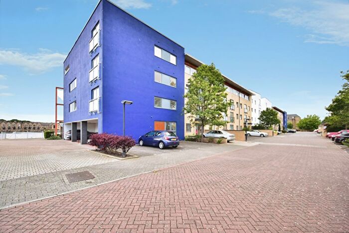 1 Bedroom Flat For Sale In Watersmeet, St. Marys Island, Chatham, Kent, ME4