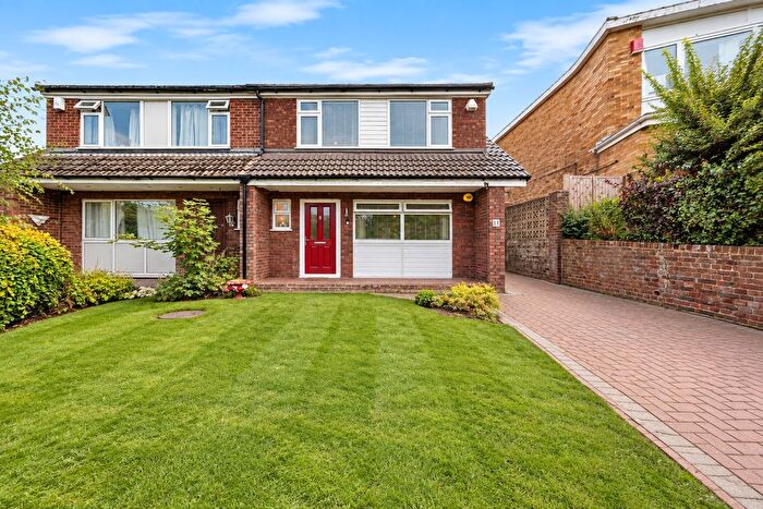 3 Bedroom Semi Detached House For Sale In Chalky Bank, Gravesend, Kent, DA11