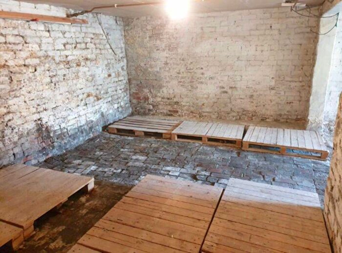 Garage / Parking To Rent In Saltwell View, Bensham, Gateshead, NE8