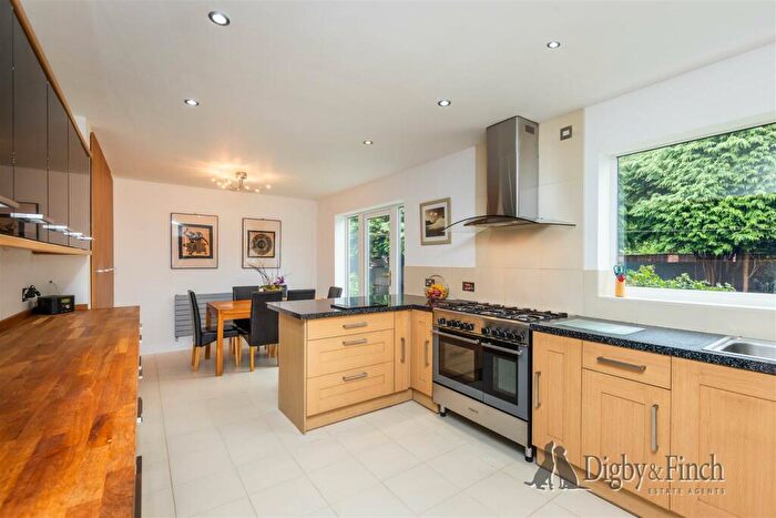 4 Bedroom Detached House For Sale In Vicarage Lane, Radcliffe-On-Trent, Nottingham, NG12
