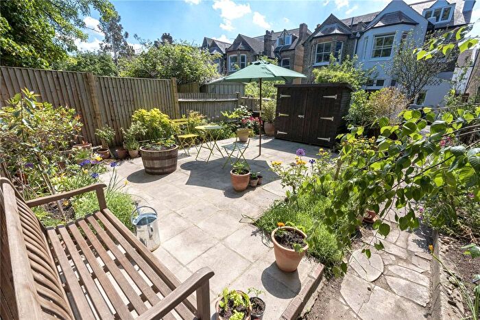 1 Bedroom Flat For Sale In Tankerville Road, London, SW16