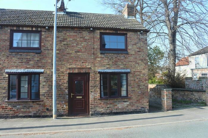 2 Bedroom Cottage To Rent In High Street, Hook, Goole, DN14