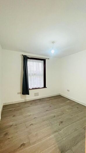 2 Bedroom Flat To Rent In Heigham Road, London, E6