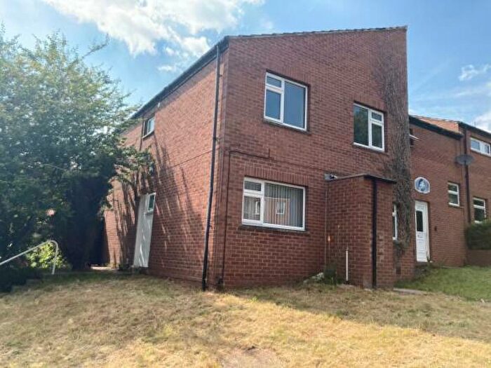 4 Bedroom Semi-Detached House To Rent In Markham Road, Beeston, NG9