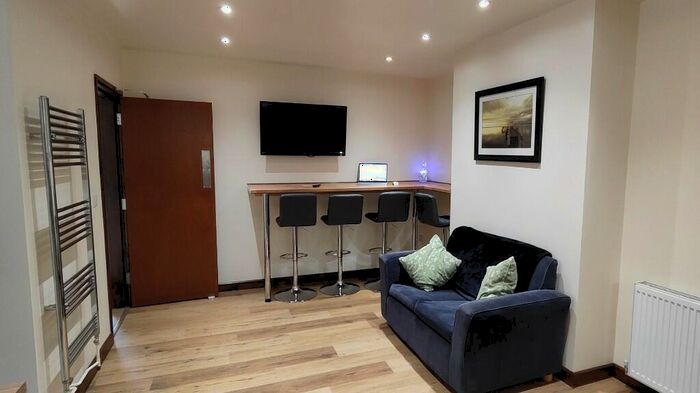 6 Bedroom Semi-Detached House To Rent In Brailsford Road, Dunkirk, NG7