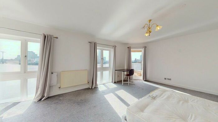 3 Bedroom Apartment To Rent In Jamestown Way, Atlantic Court, E14
