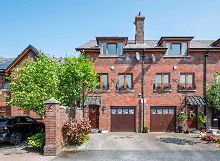 4 Bedroom TownHouse For Sale In Castlegrange, Belfast, BT5