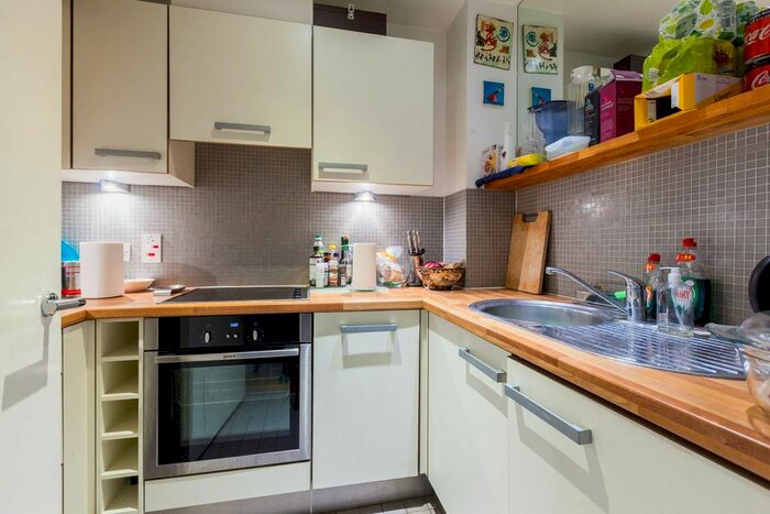 1 Bedroom Flat To Rent In Plumbers Row, Aldgate, London, E1