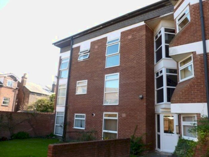 2 Bedroom Flat To Rent In Livermore Court, Toxteth, Liverpool, L8
