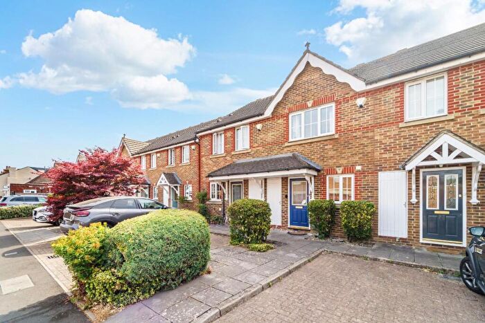 2 Bedroom Terraced House For Sale In Longfellow Road, Worcester Park, KT4