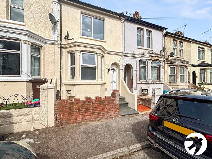 3 Bedroom Terraced House To Rent In Trinity Road, Gillingham, Kent, ME7