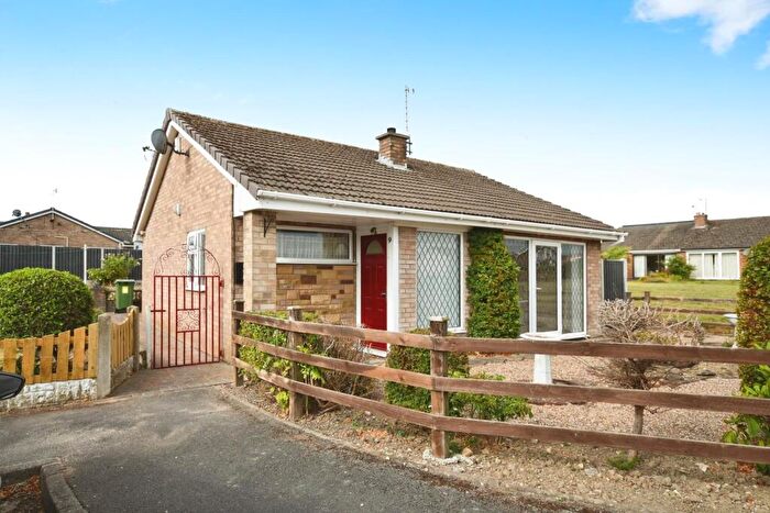 2 Bedroom Detached Bungalow For Sale In Ravensdale Close, Inkersall, Chesterfield, S43