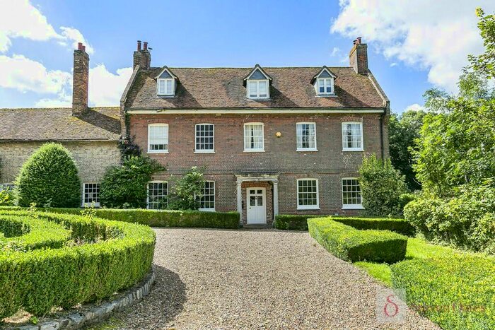 6 Bedroom Detached House To Rent In Sacombe Park, Ware, SG12