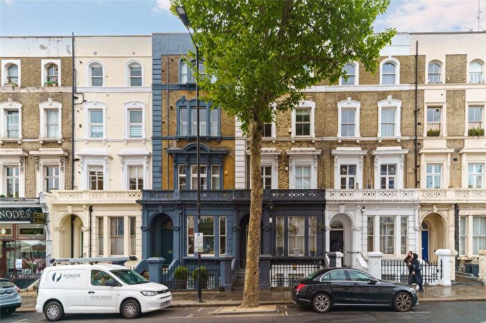 2 Bedroom Flat For Sale In Ladbroke Grove, London, W10