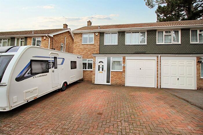 3 Bedroom Semi-Detached House For Sale In Cecil Aldin Drive, Tilehurst, Reading, RG31