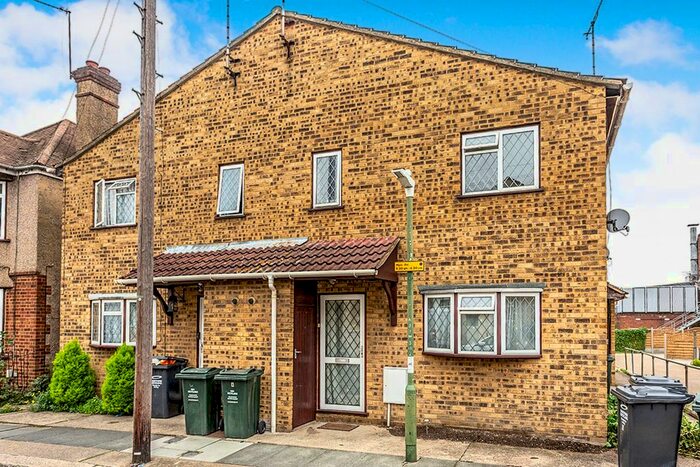 1 Bedroom Semi-Detached House To Rent In Junction Road, Dartford, DA1