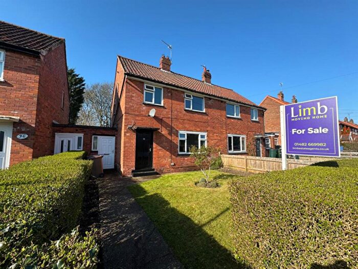 3 Bedroom Semi-Detached House For Sale In Plantation Drive, North Ferriby, HU14