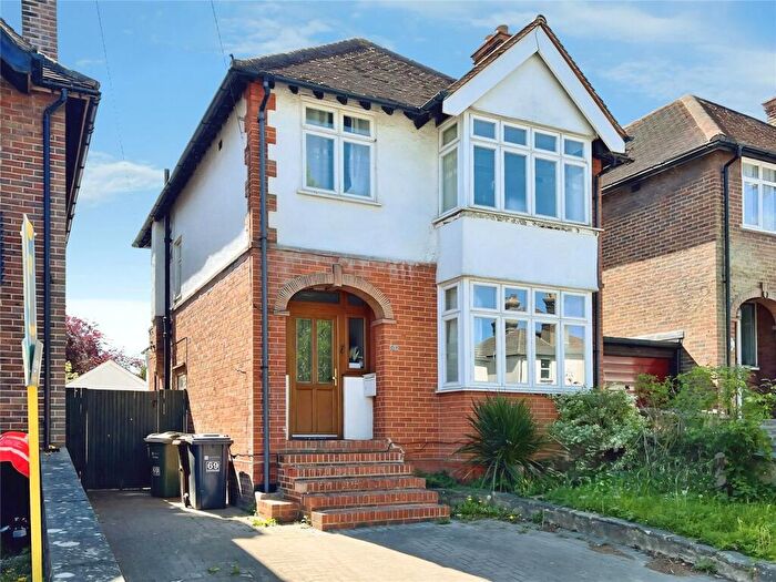 3 Bedroom Detached House For Sale In Worplesdon Road, Guildford, Surrey, GU2