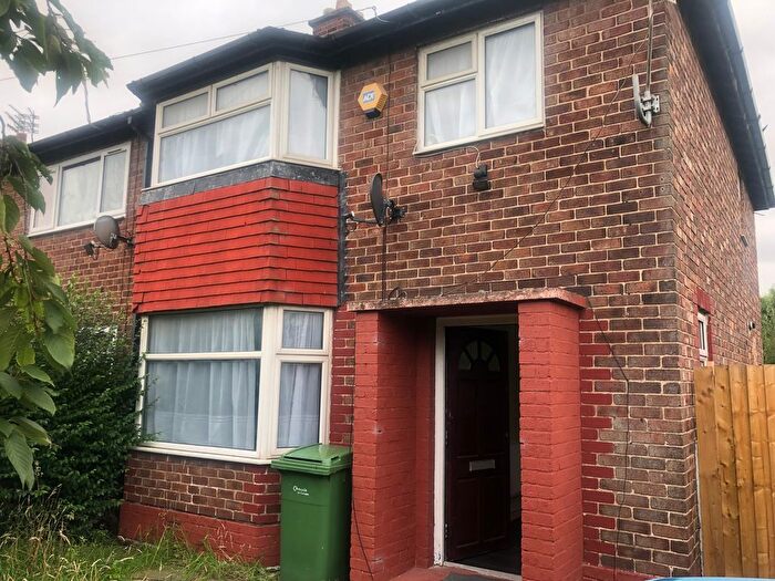 3 Bedroom Semi-Detached House To Rent In Marshall Avenue, Warrington, WA5