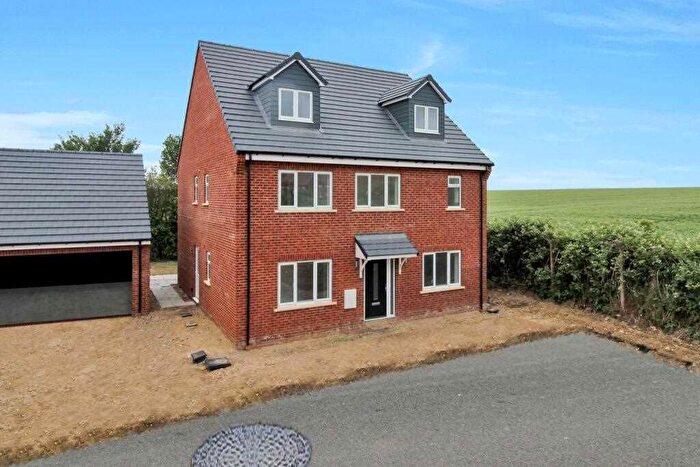 4 Bedroom Detached House For Sale In Roxton Road, Great Barford, MK44