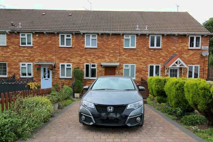 3 Bedroom Terraced House For Sale In Blanche Lane, South Mimms, EN6