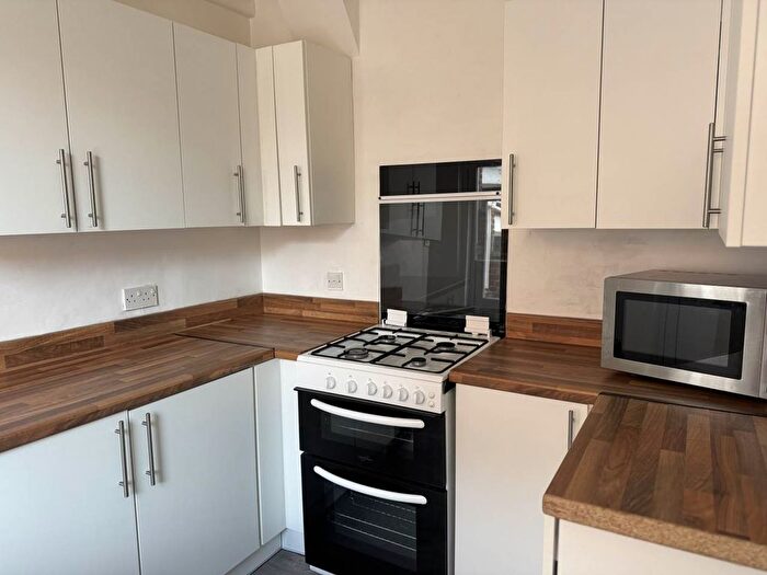 2 Bedroom Flat To Rent In Pinhoe Road, Exeter, EX4