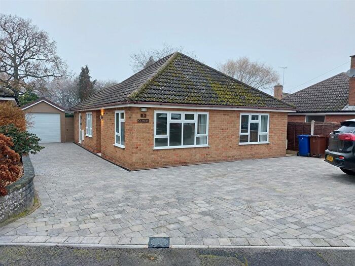 2 Bedroom Detached Bungalow To Rent In Neville Close, Rolleston-On-Dove, Burton-On-Trent, DE13