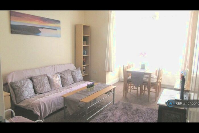 1 Bedroom Flat To Rent In Queens Road, London, E11