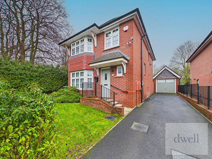 4 Bedroom Detached House For Sale In Hawthorn Farm Road, Whinmoor, Leeds, LS14