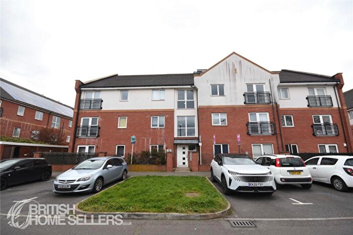 1 Bedroom Apartment For Sale In Brook Mead, Basildon, Essex, SS15