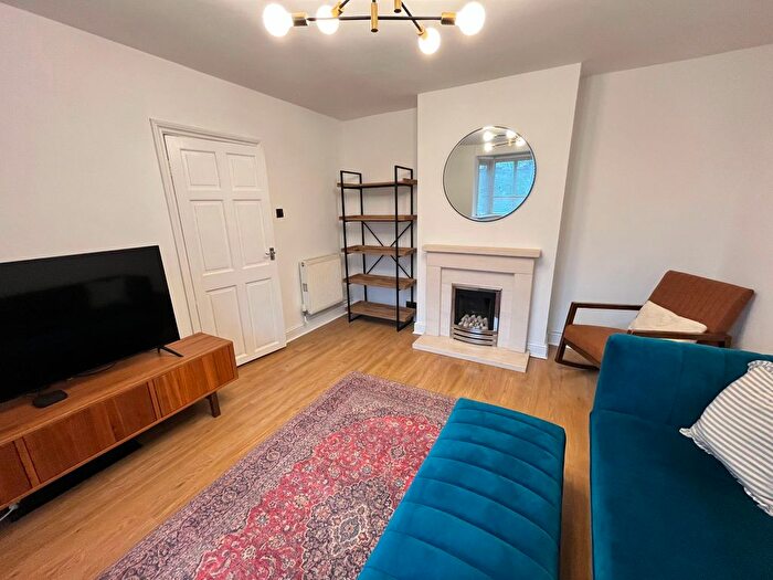 2 Bedroom Flat To Rent In Castlewood Road, Cockfosters, Cockfosters, Barnet, EN4