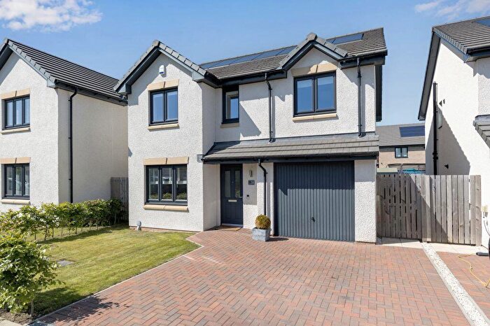 4 Bedroom Detached House For Sale In Briggers Wynd, South Queensferry, EH30